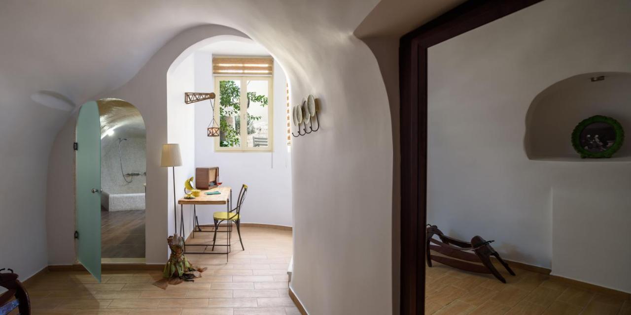 Suite Home Santorini Fira  Eksteriør bilde