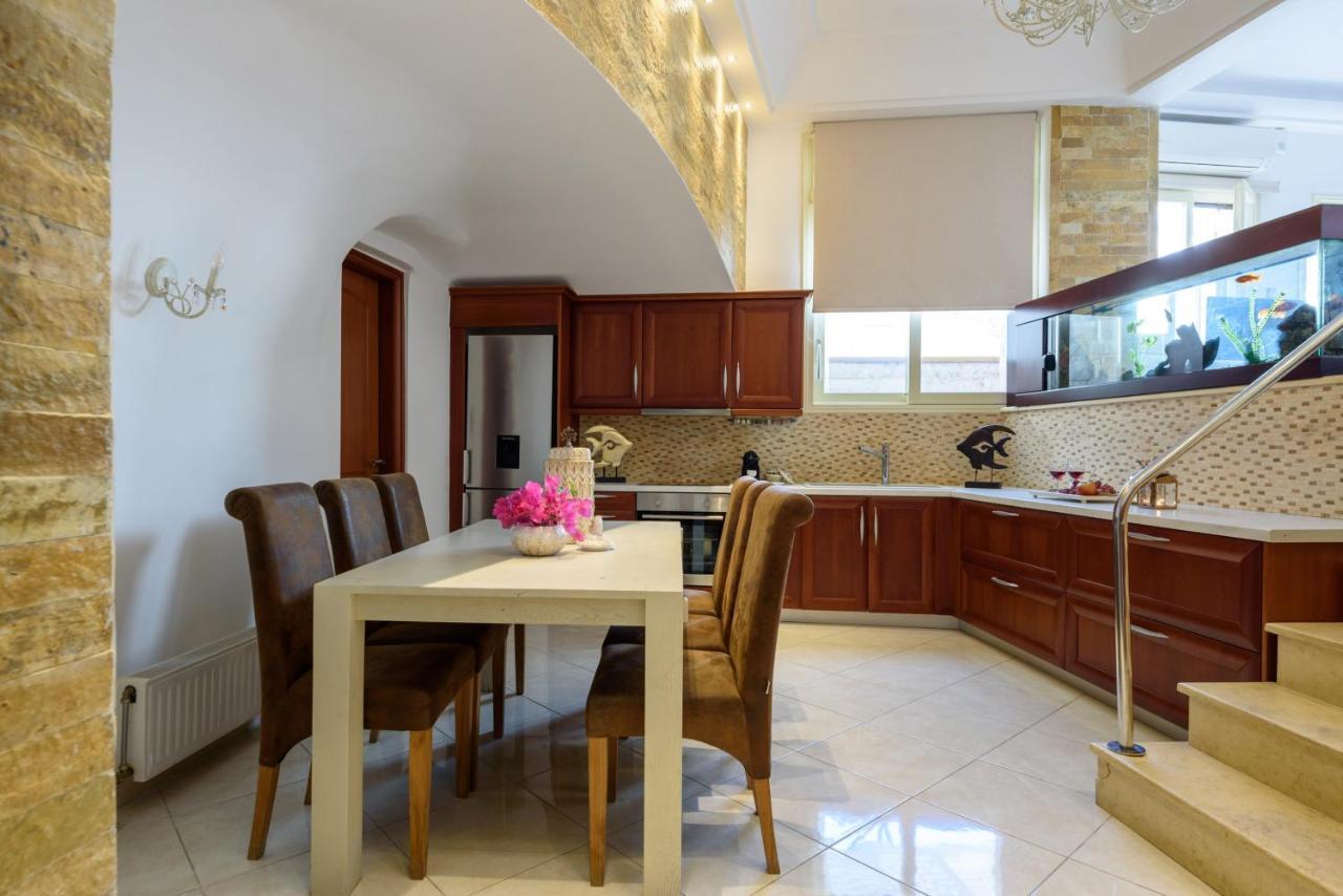 Suite Home Santorini Fira  Eksteriør bilde